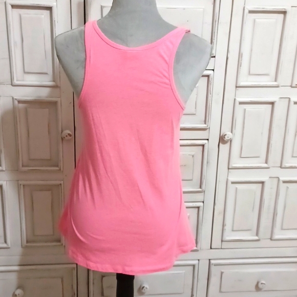 Pink tank "Mama saurus" perfect for working out or just being out & about. Mediu - Picture 2 of 7